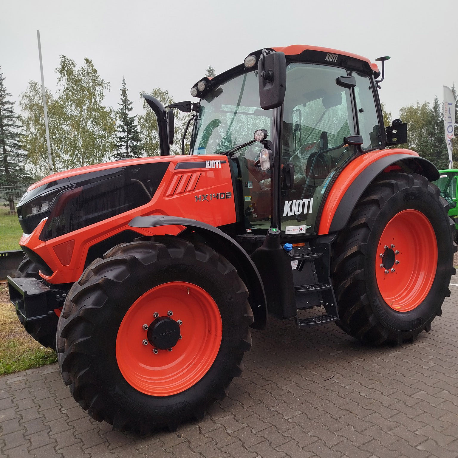 Nowość na placu - waga ciężka od KIOTI: HX1402